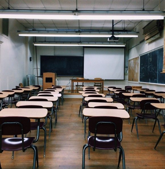 Israel ministry of Education to ban cellphones in middle schools 05-2026
