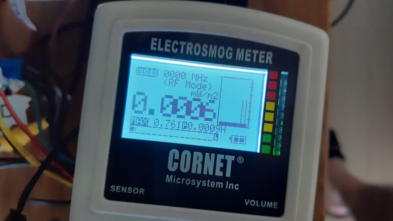 2 BTLE (low energy Bluetooth) signals on the meters' histogram.